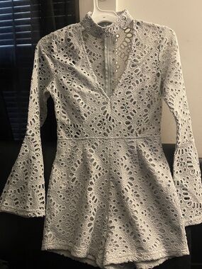 Misguided Grey Choker NeckLace Flare Sleeve Lace Playsuit Romper Size 4 NWOT